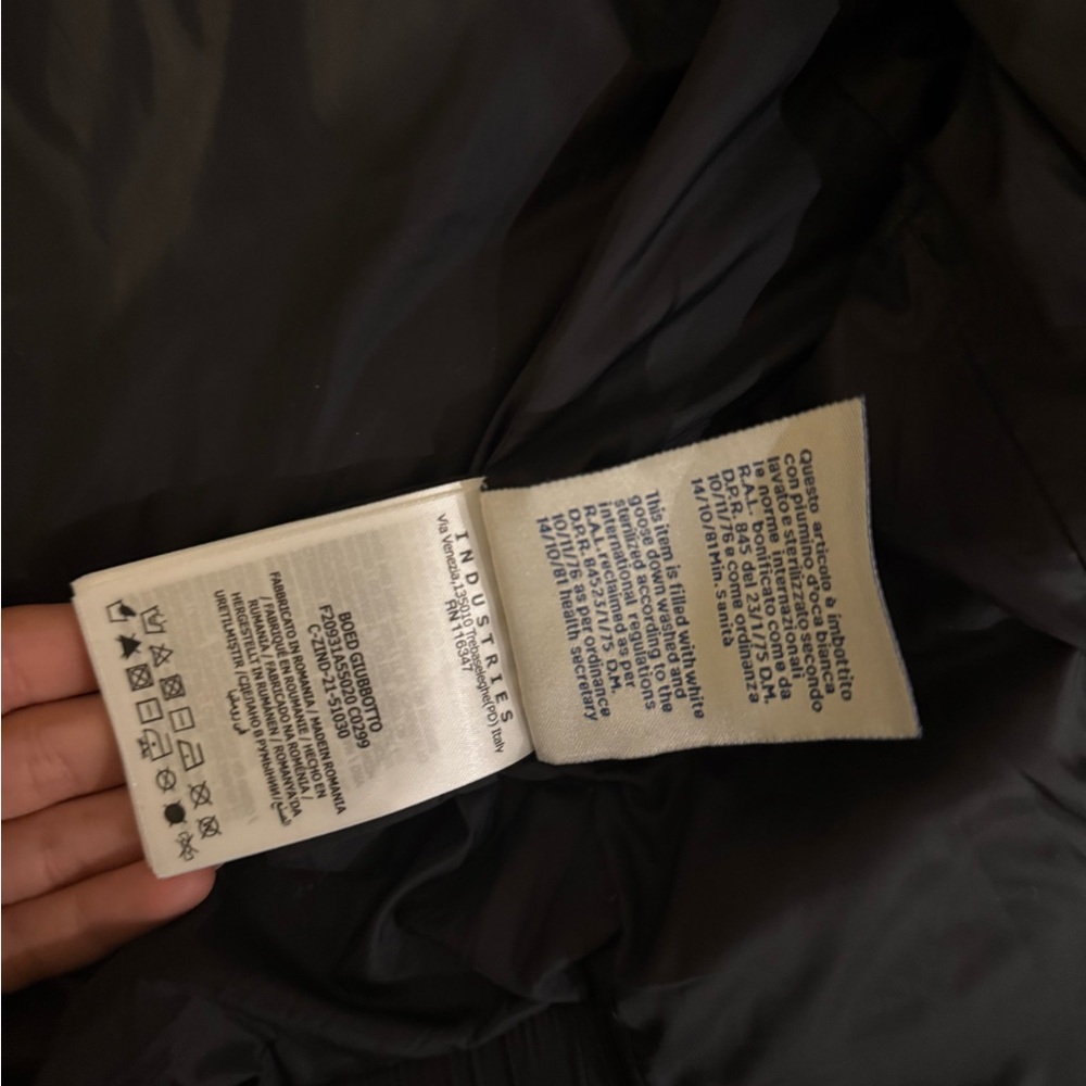 Moncler Black Puffer Jacket - Picture 5 of 5